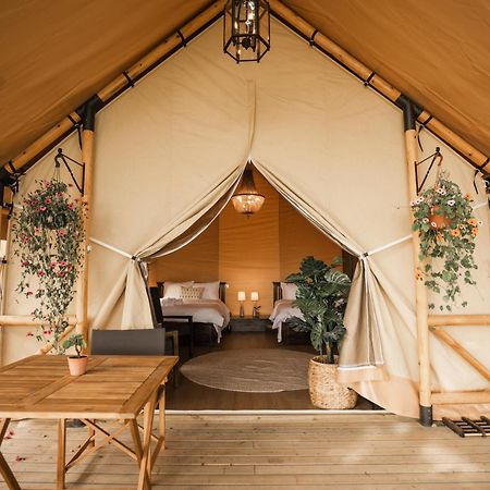 Mia Glamping Hotel Orissaare Exterior foto
