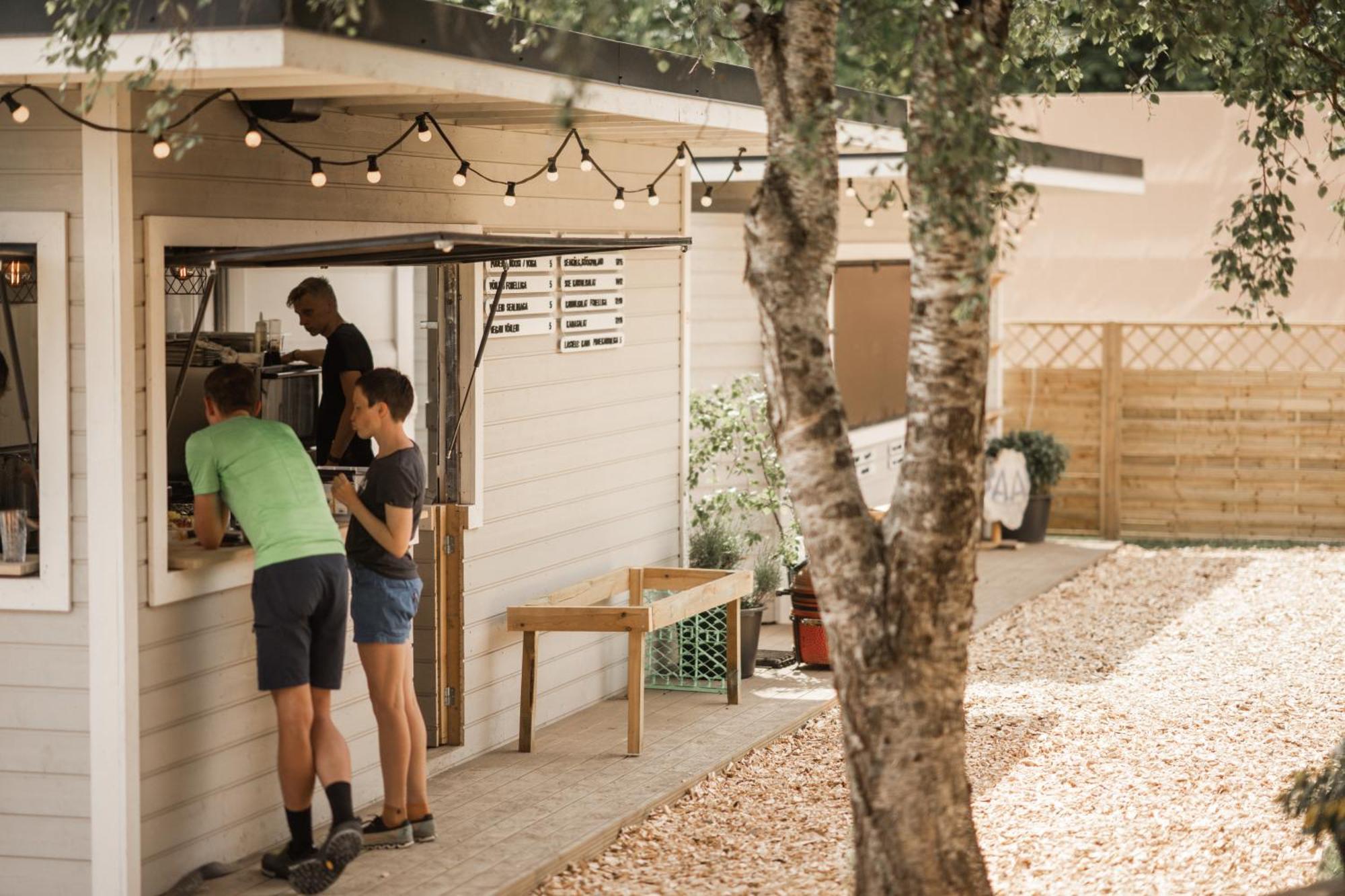 Mia Glamping Hotel Orissaare Exterior foto